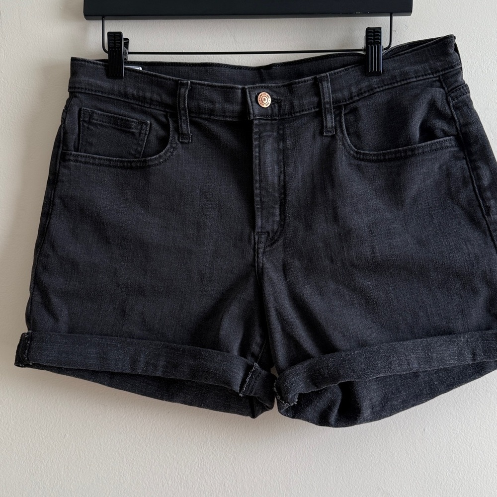 GAP 5” Mid Rise Denim Short